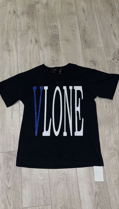 Футболка VLONE.