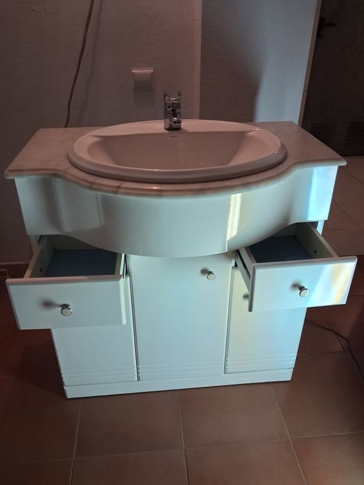 Móvel WC com lavatório