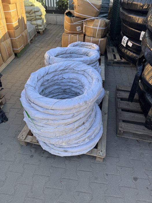 Kompletny system do malin i jeżyn – słupki 2,5 m, poprzeczki, drut, kotwy