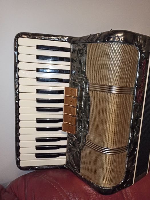 Akordeon Piakordia 60 bas