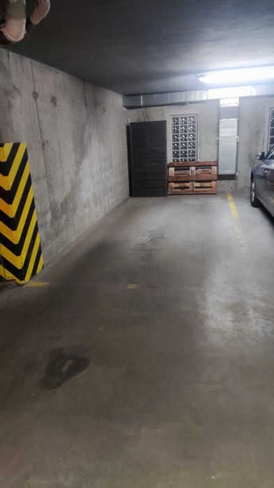 Miejsce postojowe w garażu ul. Botewa 10