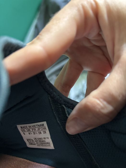 Adidas кросівки оригінал
