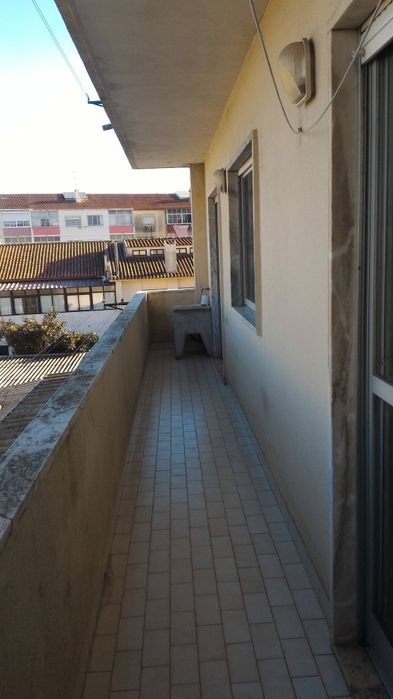 Apartamento de 4 Ass. em Sintra-Mem Martins