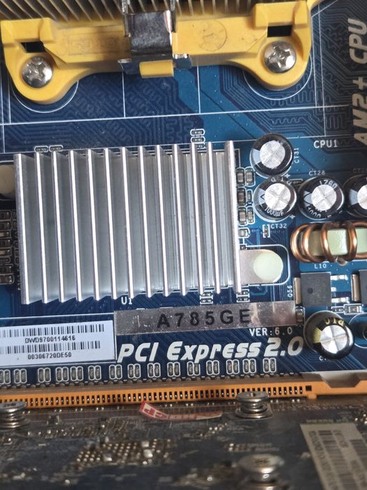 Комп'ютер системний блок материнська плата процессор