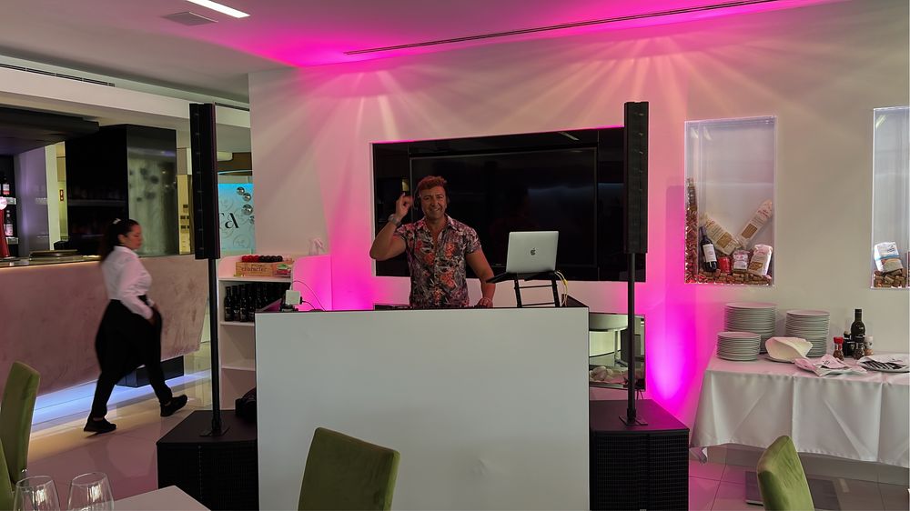 Aluguer de equipamento de  audiovisuais eventos casamentos batizados