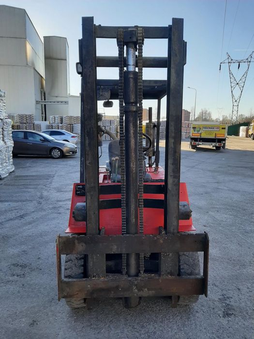 Wózek widłowy DV 1792.     2,5t
