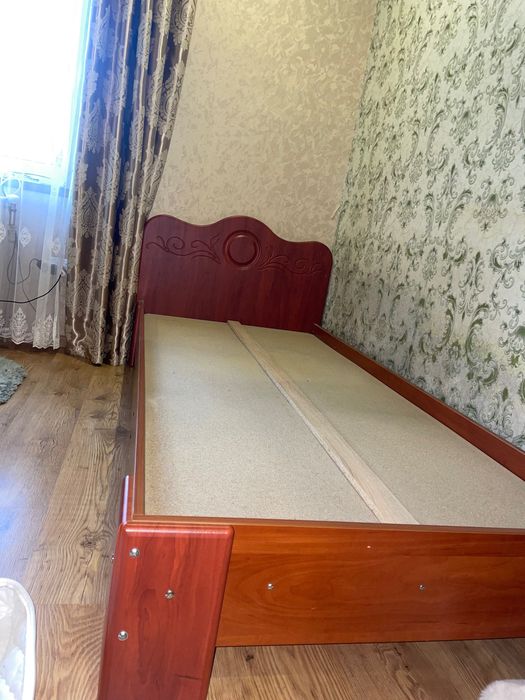 Ліжко односпальне