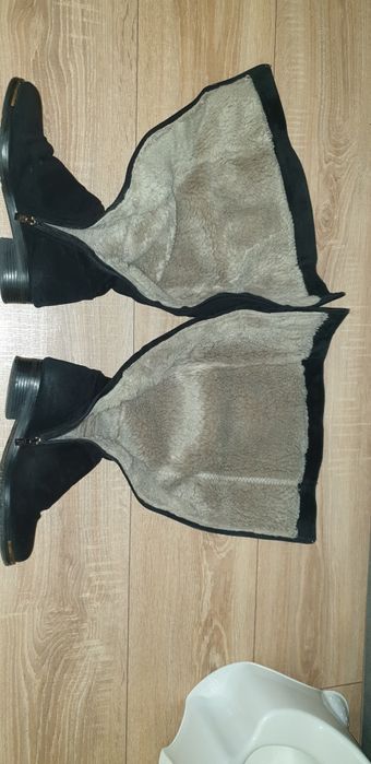 Теплі зимові черевики,чоботи