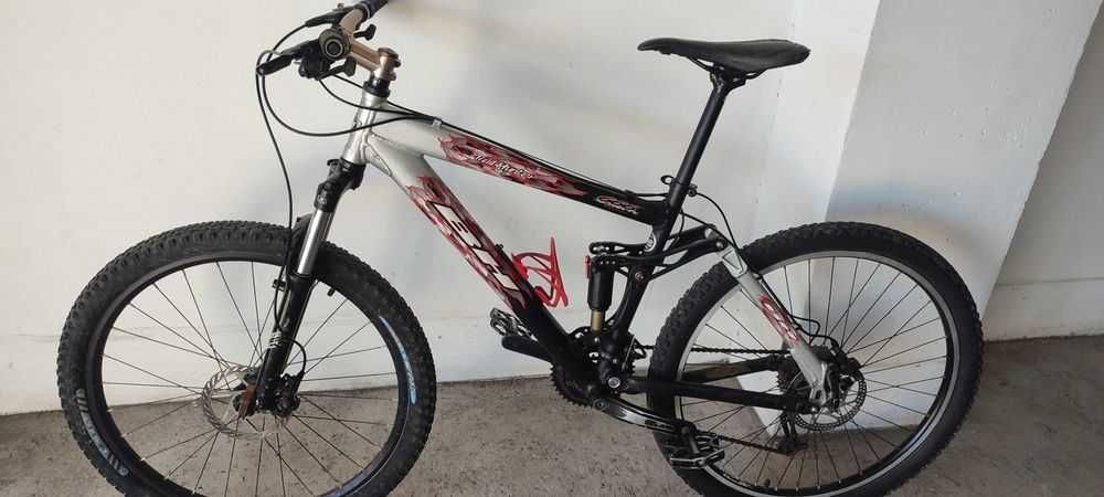 Bicicleta BH suspensão total