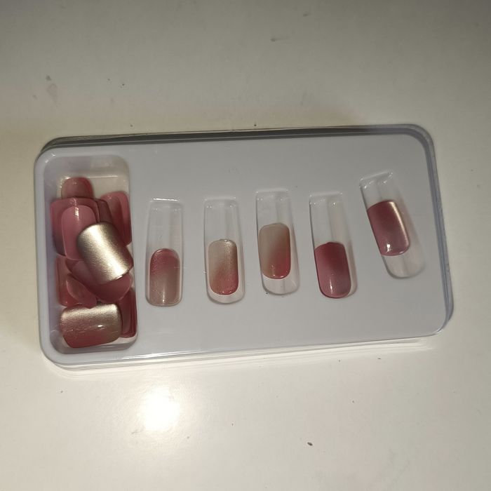 накладные ногти, кошачий глаз