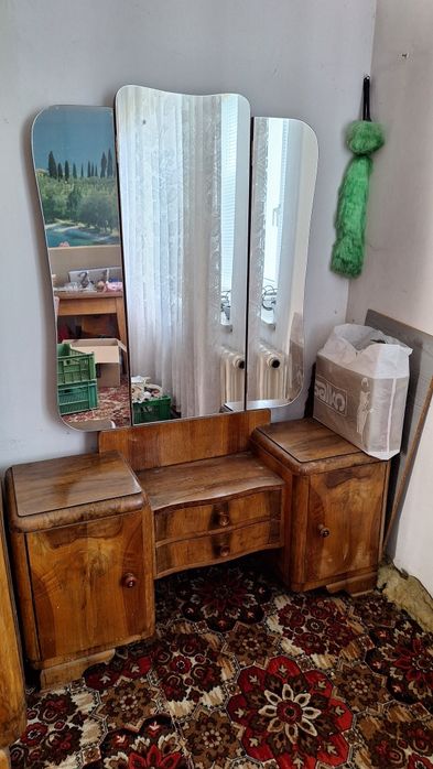 Toaletka drewniana z skladanymi lustrami  120x55x167H