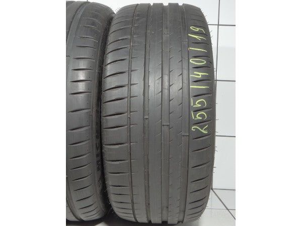 Michelin Pilot Sport 4 225/45R19 96 W [2020] Demo-7Mm