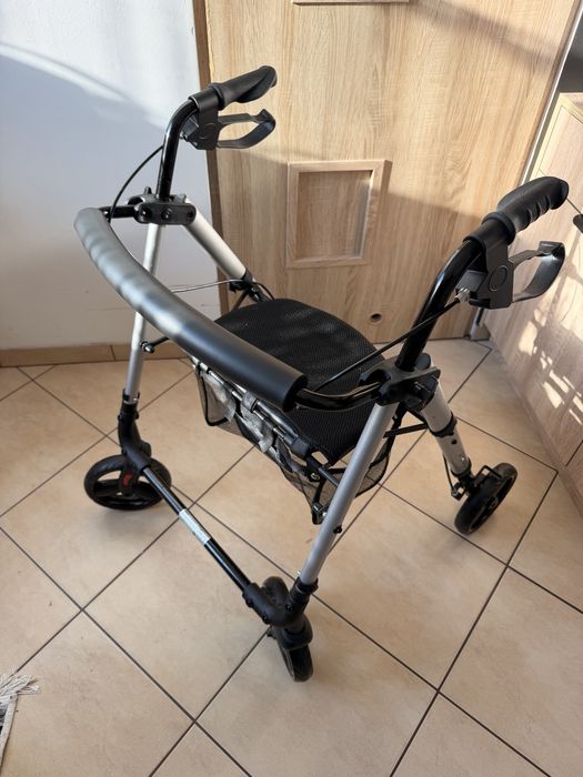Chodzik aluminiowy 4-kołowy. Jak nowy