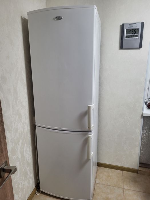 Холодильник Whirlpool