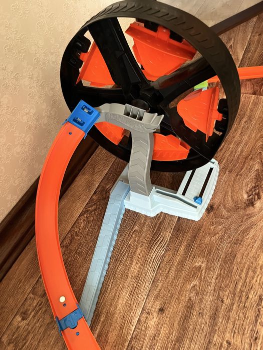 Трек Хот вилс HotWheels Круговорот