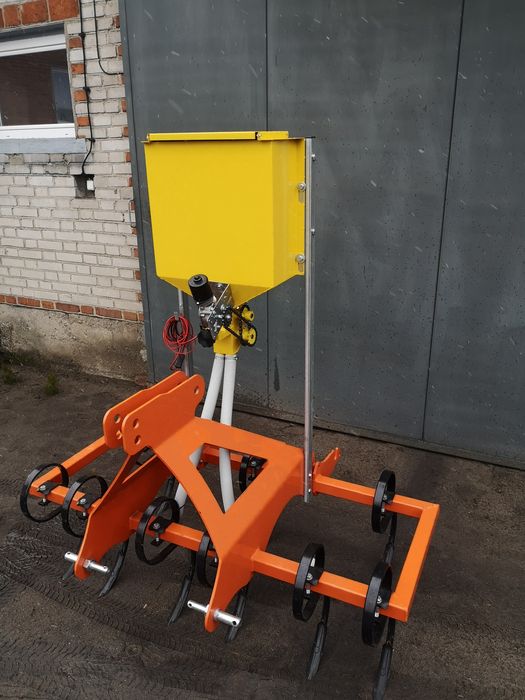 Aplikator Elektryczny Dozownik Podsiewacz do Nawozu Sadzarka Pielnik