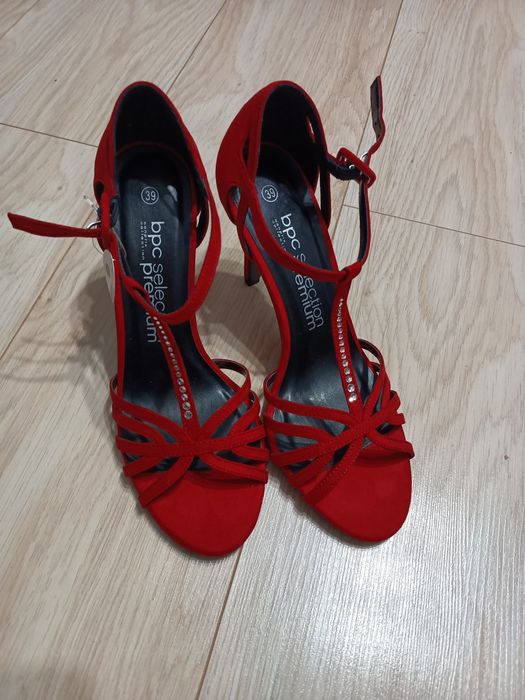 Szpilki czerwone nowe r. 38 / 39 Swarowski