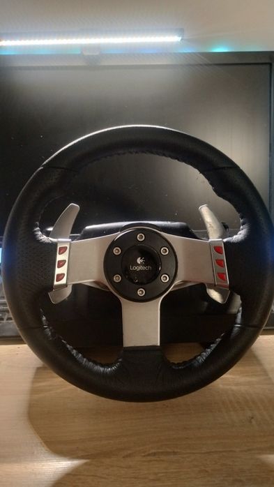 Kierownica Logitech G27 Racing Wheel
