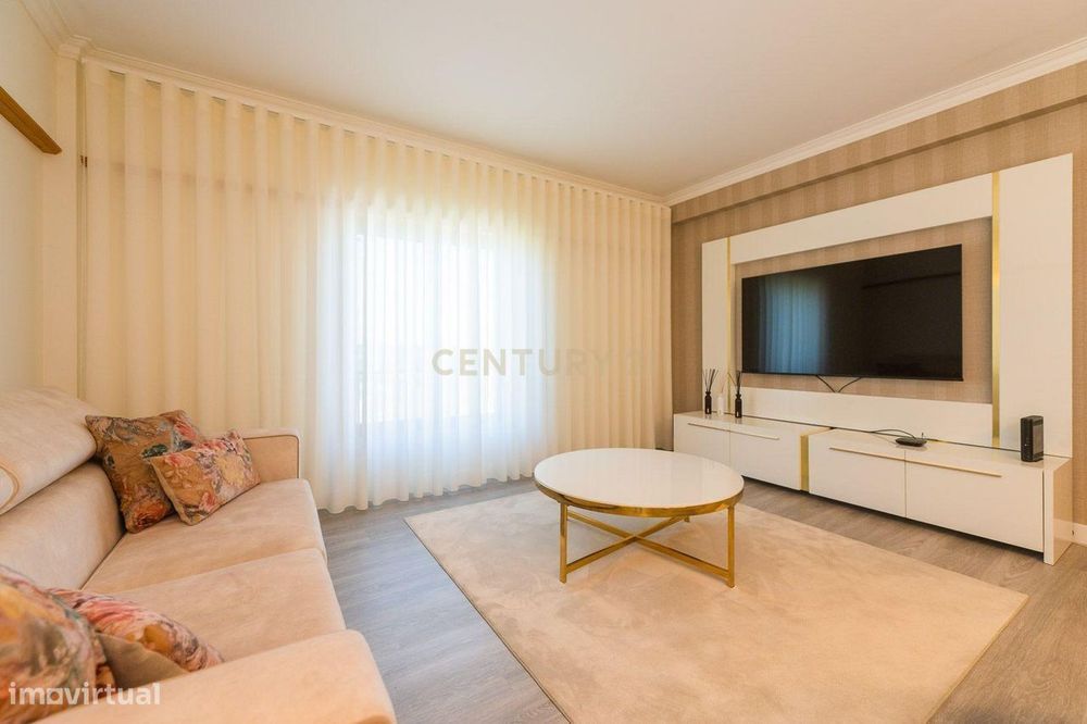 Apartamento T3 com Garagem em Loures — Loures, Lisboa