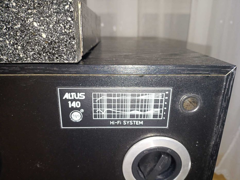 Zestaw kolumn Altus 140 plus amplituner Technics SU-V570