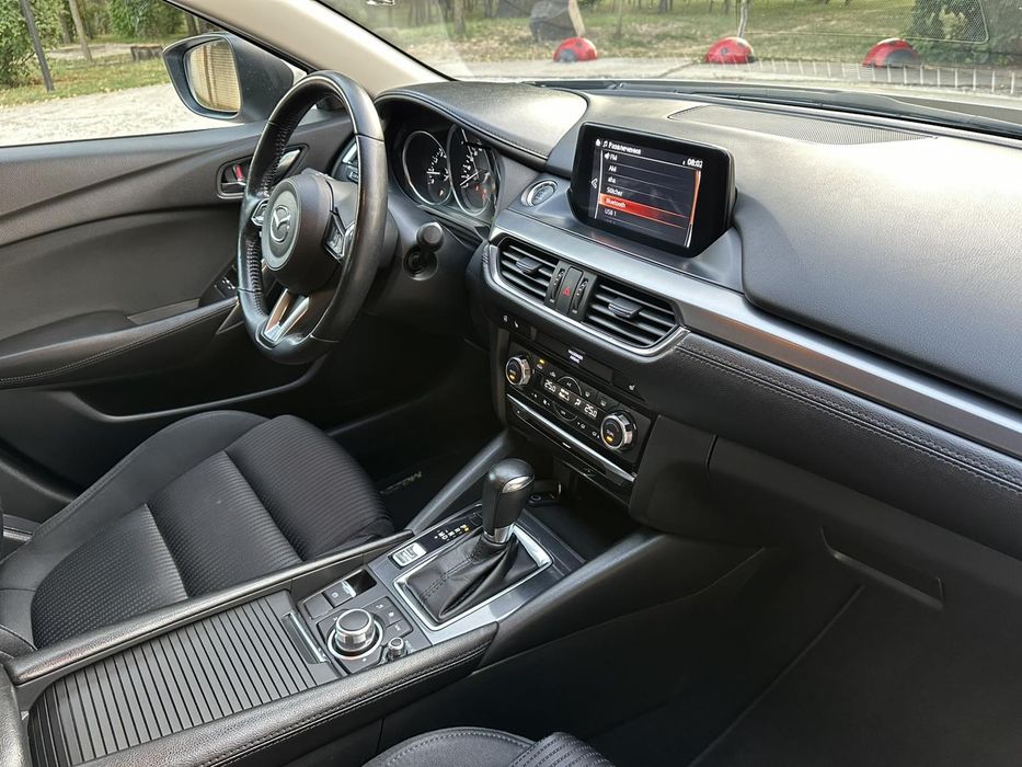 Офіційна Mazda 6 2017
