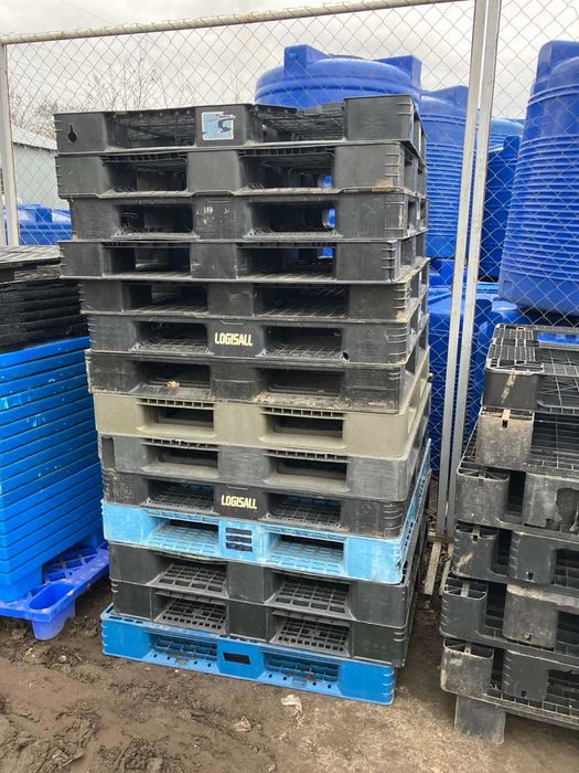 Продам пластикові піддони Б/В