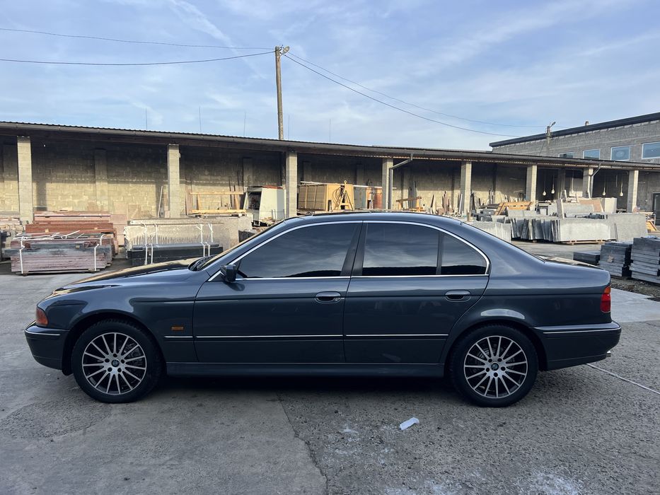 Продам BMW хорошому стані газ бензин, автомат