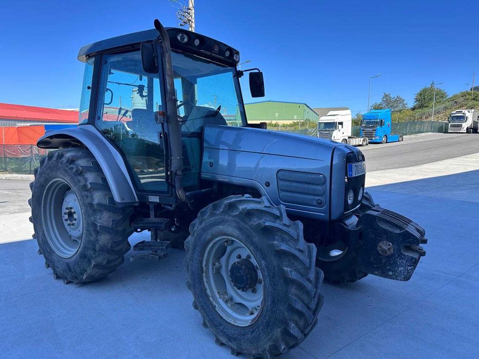Trator Massey Ferguson e Capinadeira Galucho