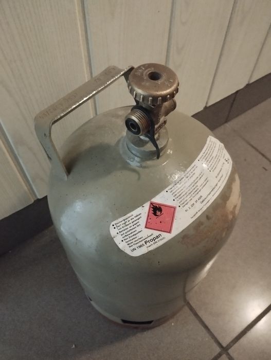 Buta gazowa 5 kg plus osłona