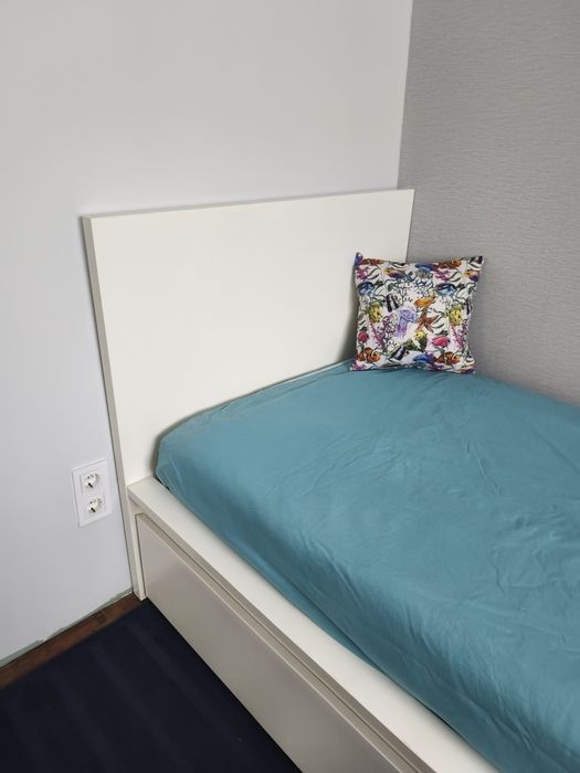 Cama solteiro IKEA malm