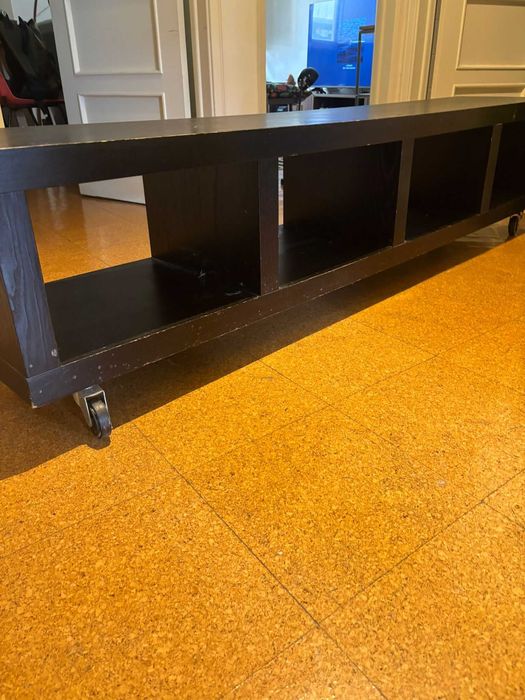Aparador de TV para restauro