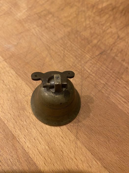 Stary mosiężny dzwoneczek / 3 cm /4 cm / 39 g