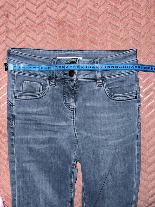 Джинсы клеш, на средней посадке