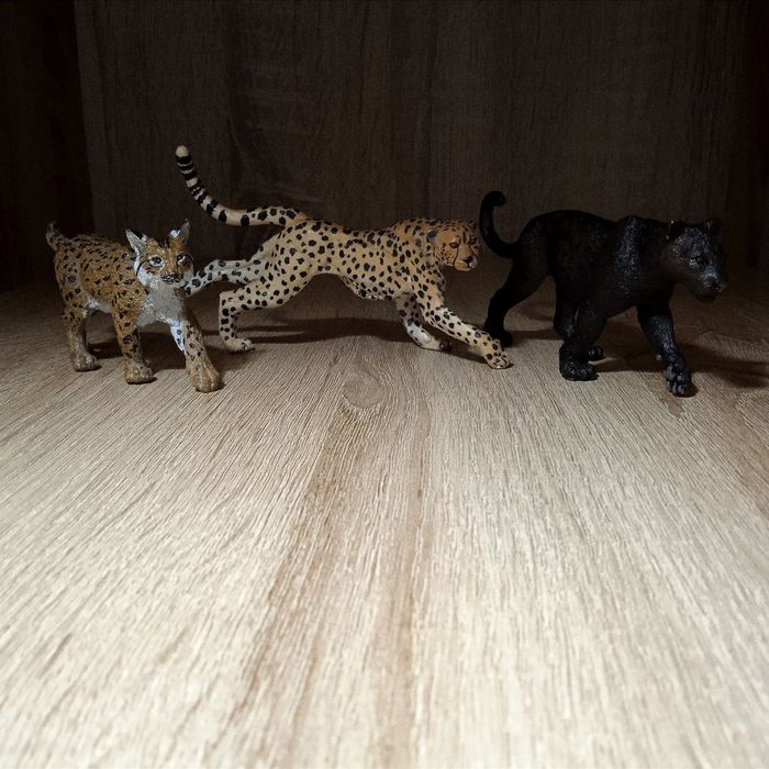 Фигурки диких кошек, рысь, пантера и гепард. как Schleich. Шляйх.