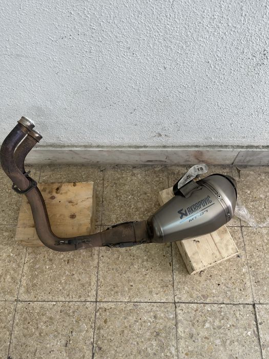 Escape AKRAPOVIC MT07