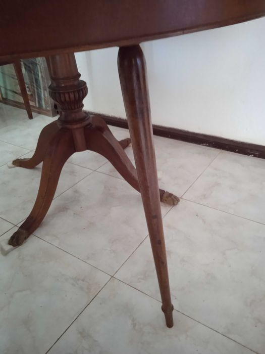 Mesa inglesa de pé de galo