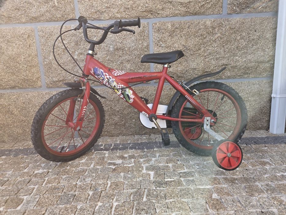 Bicicleta de criança com rodinhas