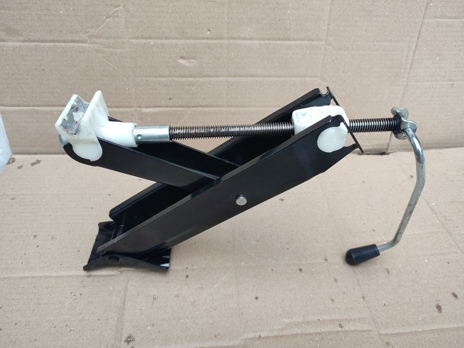 Домкрат Volkswagen polo V (2009–2017) Фольксваген Поло