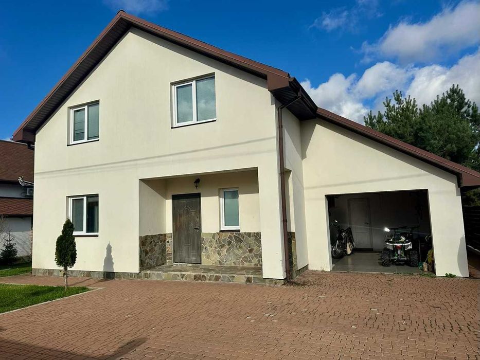 Продаж будинку в Іванковичах — 165 м², 8 соток, гараж