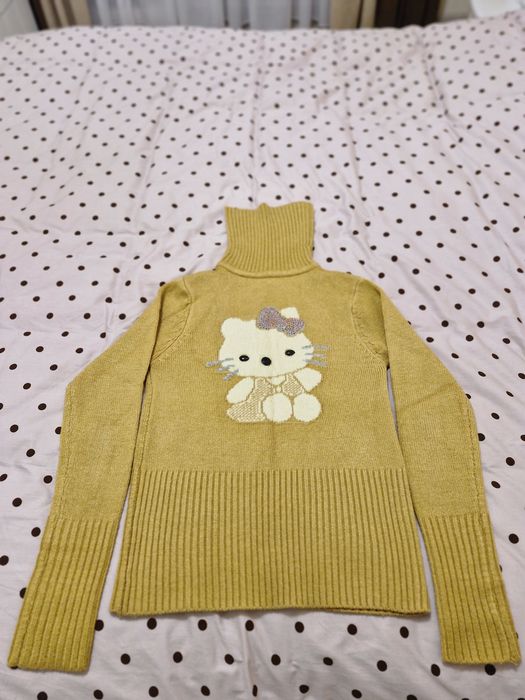 Тёплый женский свитер