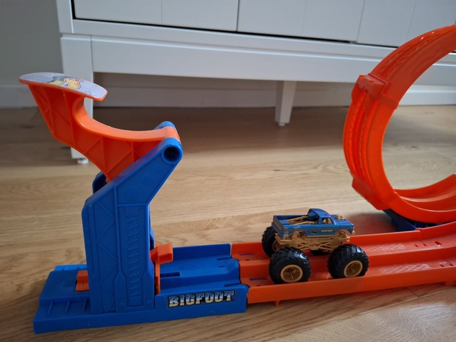 Hot Wheels wyrzutnia