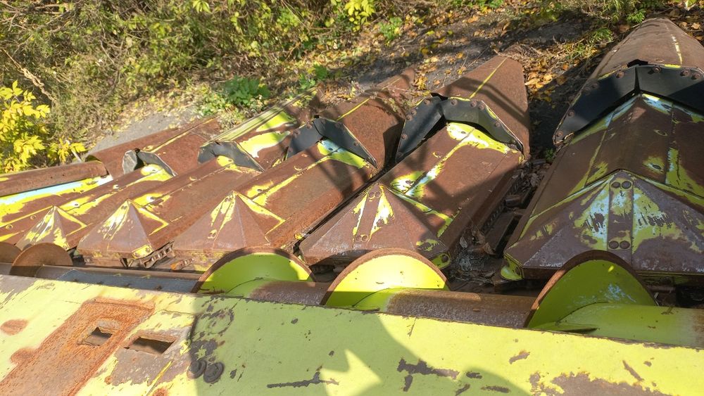 жатка кукурудзяна 6 рядкова і прес підборщик  тюкач