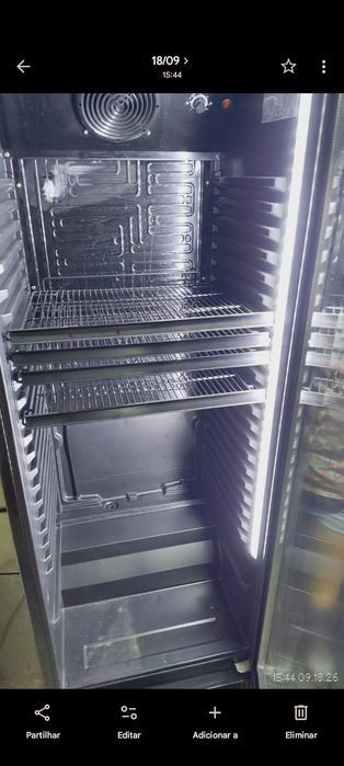Vendo arca vertical expositora frigorífica