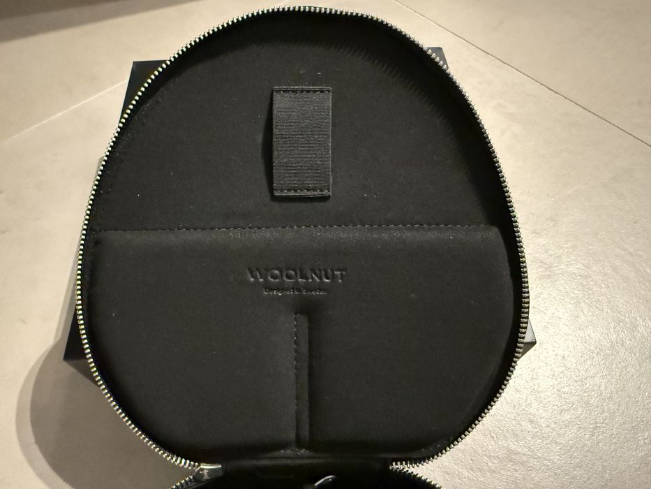 Skórzane etui Woolnut Apple AirPods Max