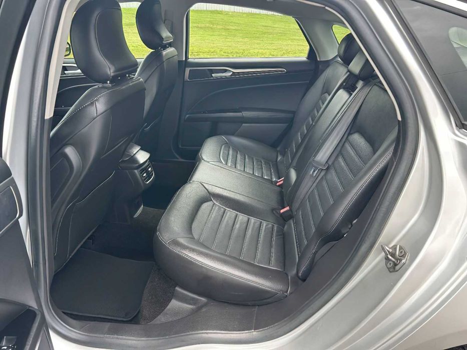 Ford Fusion SE      2016