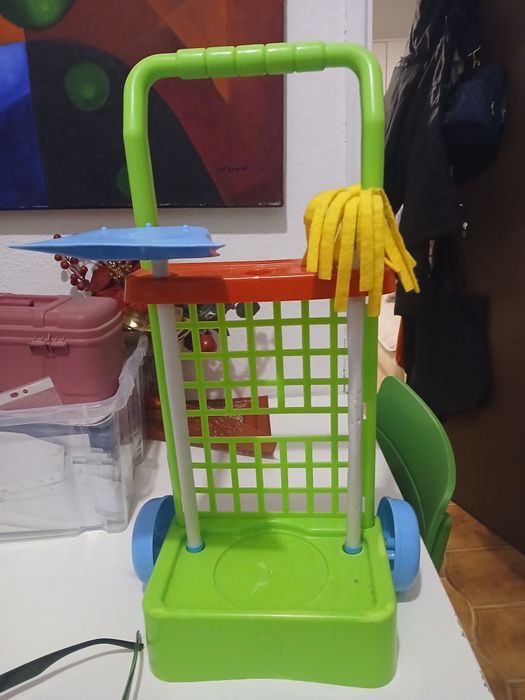 Carrinho de limpeza para menina