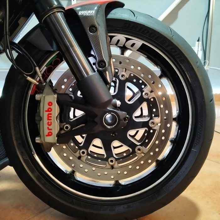 Ducati Diavel Carbon