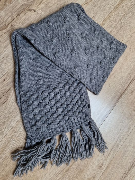 Szalik Echo szary frędzle wełna