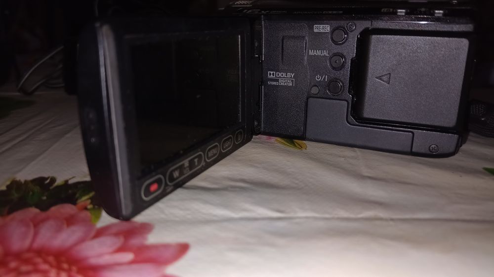 Видеокамера Panasonic TM 10