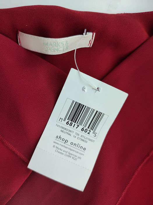Блуза з рюшами червоного кольору. Marks & Spencer